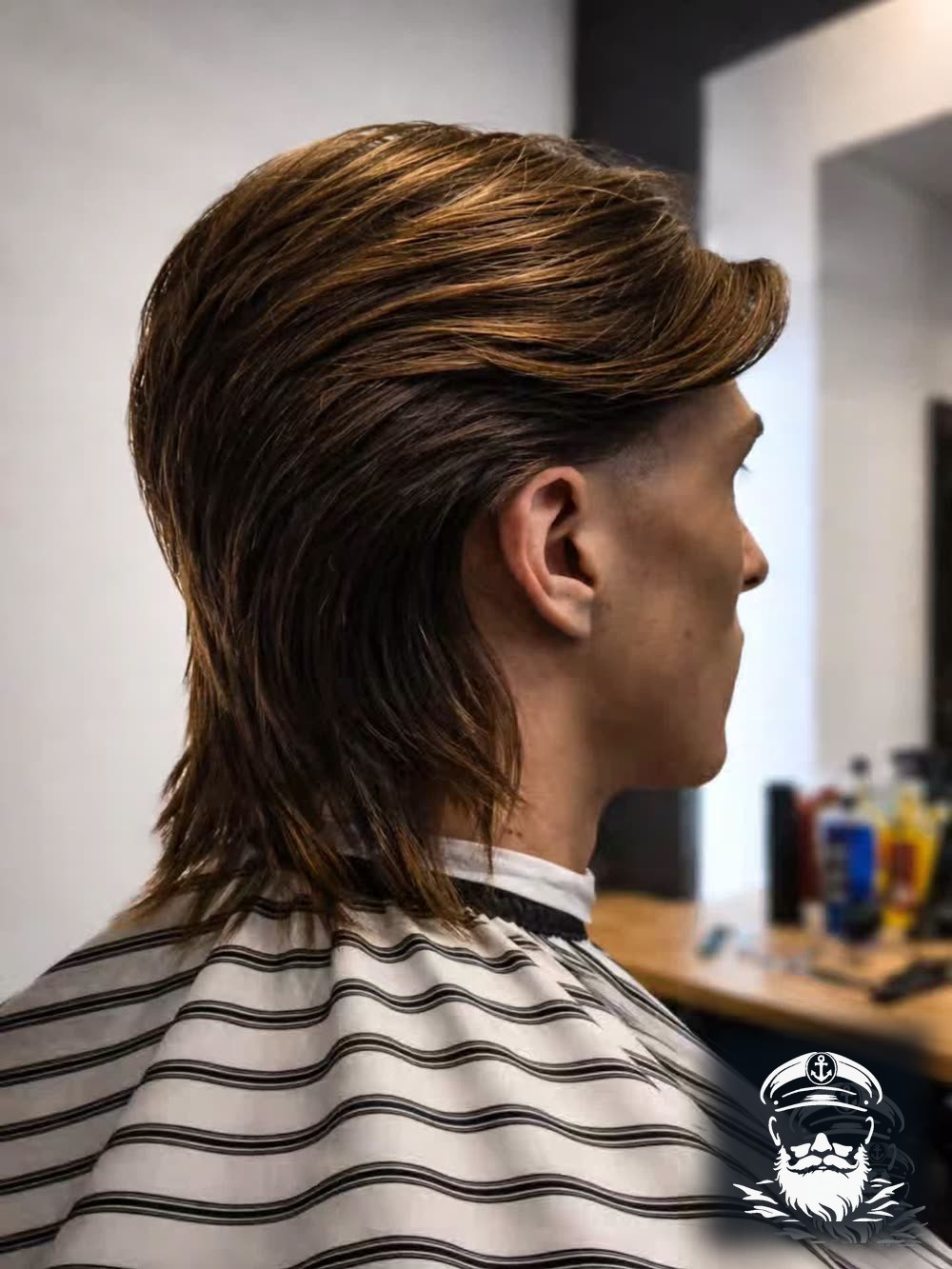 Nowoczesny mullet ze świeżym konturem